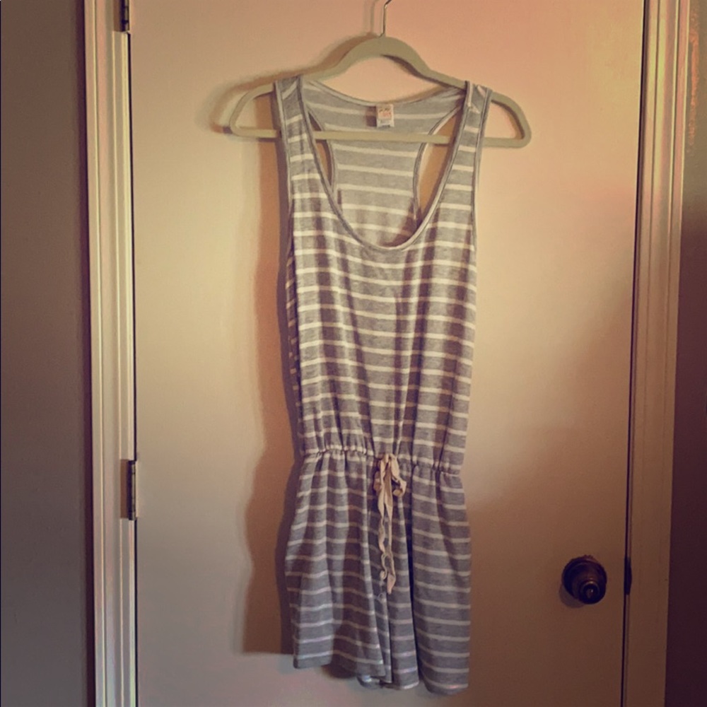 Short romper with pockets